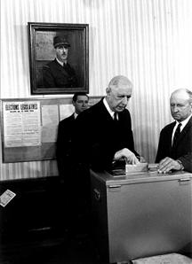 http://www.2villepin.fr/images/De%20Gaulle%20Vote%201969.jpg